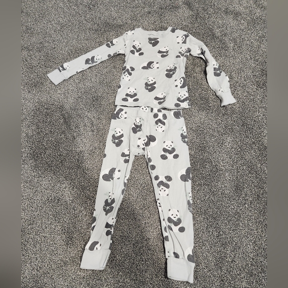 Little Planet Panda pajamas. 3T. - Picture 1 of 3